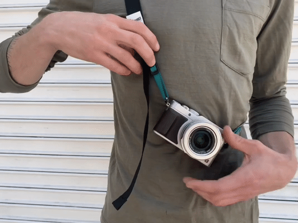 Road Runner Bags Camera Strap in Black and Teal